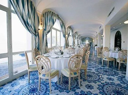 Готель Miramare E Castello