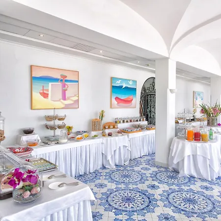 Готель Miramare E Castello 5*