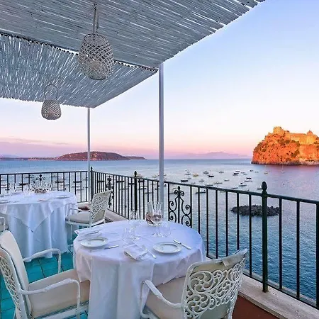 Miramare E Castello Іскія