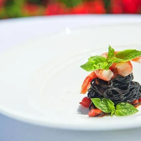 Готель Miramare E Castello 5*