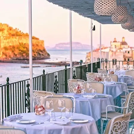 Miramare E Castello Іскія